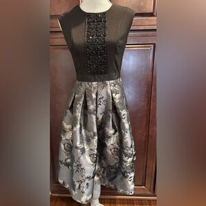 Luxe By Carmen Marc Valvo dress size 4